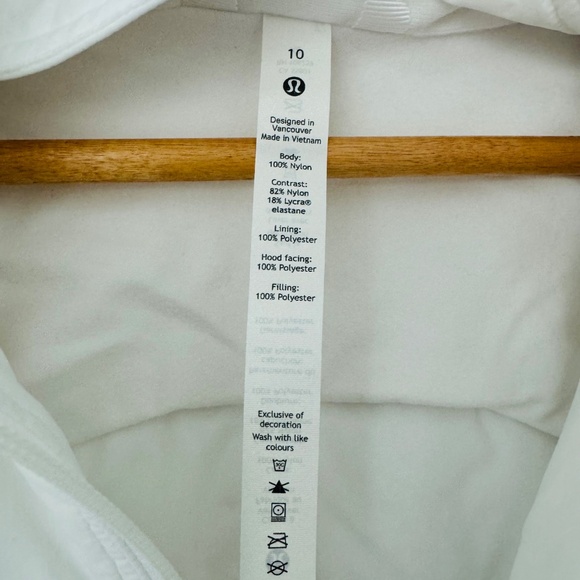 Lululemon Another Mile Jacket 10 (New) - Picture 4 of 8